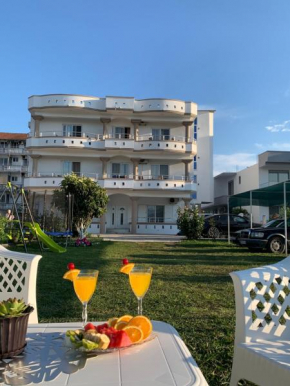 Apartmens Xhenis Lux